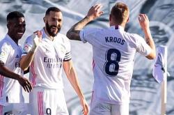 AYX体育赛事-瓦伦西亚豪取三连胜，与对手争夺积分榜前列的简单介绍