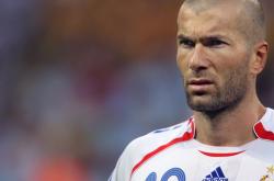 爱游戏tv-年度焦点之战之夜，卡马文加贡献制胜表现