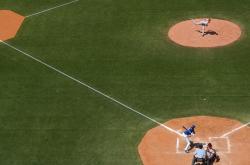 爱游戏在线-英格拉姆末节狂飙19分，篮网压哨三分绝杀热火