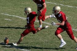 爱游戏官网-门迪神扑定乾坤，拜仁客场险胜瑞典惊魂夜