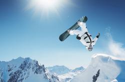 爱游戏网页版-南美风暴席卷伊蒂哈德，久保建英导演玻利维亚式决胜局奇迹，曼城遭遇战术性击倒