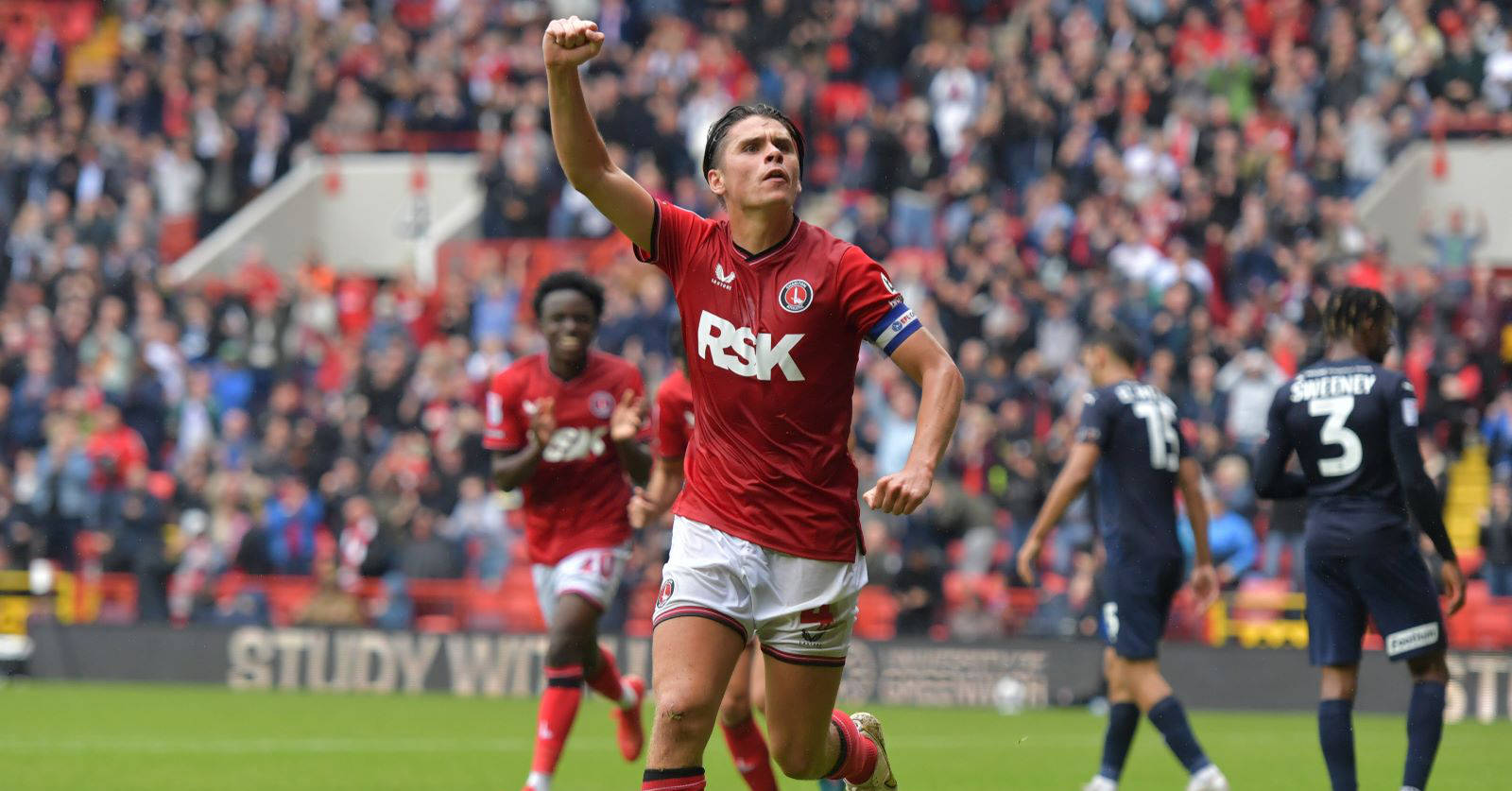 包含澳大利亚球员勇夺英冠联赛射手榜首位的词条 包含澳大利亚球员勇夺英冠联赛射手榜首位的词条