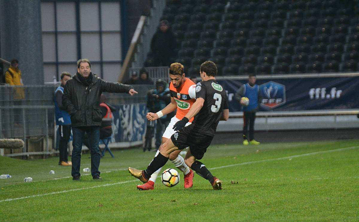 里尔在对阵里昂的比赛中表现出色,取得胜利的简单介绍 里尔在对阵里昂的比赛中表现出色,取得胜利的简单介绍