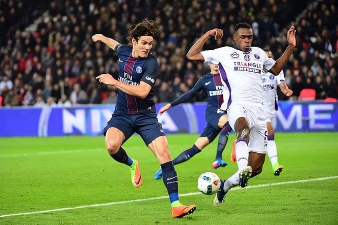 里尔在对阵里昂的比赛中表现出色,取得胜利的简单介绍 里尔在对阵里昂的比赛中表现出色,取得胜利的简单介绍