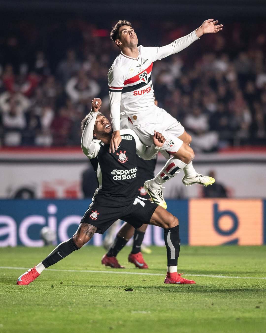 皇马以三比一击败脊背昨晚比赛灿烂的简单介绍 皇马以三比一击败脊背昨晚比赛灿烂的简单介绍