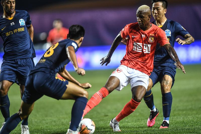 西班牙男篮队兵不血刃，轻松取胜