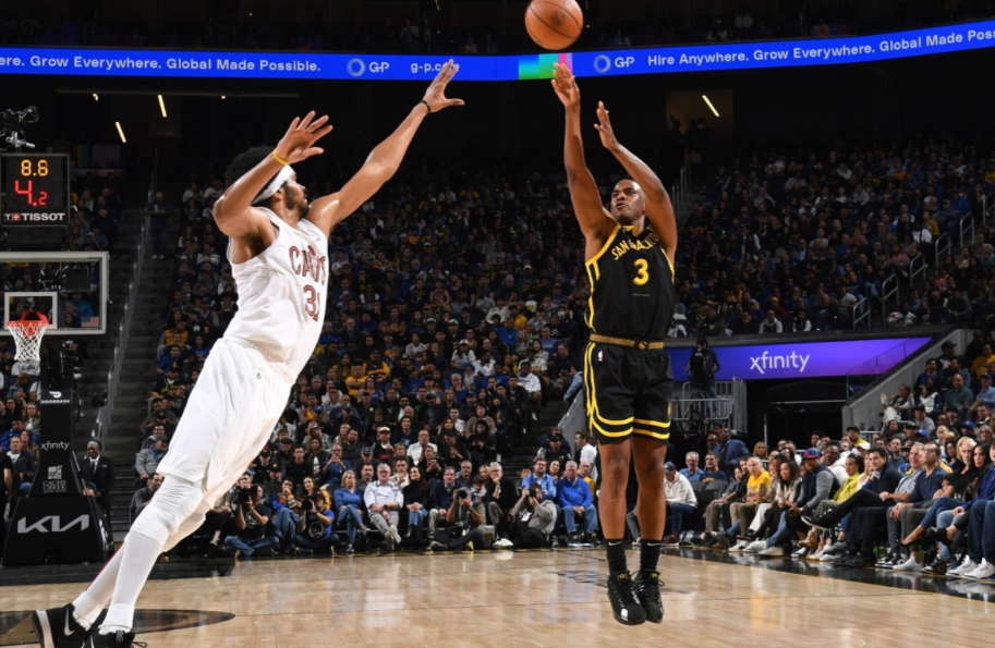 立陶宛男篮轻取阿根廷男篮，萨姆·米切尔送出助攻的简单介绍