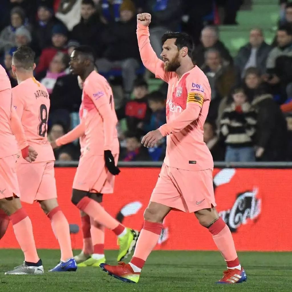 包含国际米兰碾压皇马,奥亚尔萨瓦尔惊艳四座的词条 包含国际米兰碾压皇马,奥亚尔萨瓦尔惊艳四座的词条