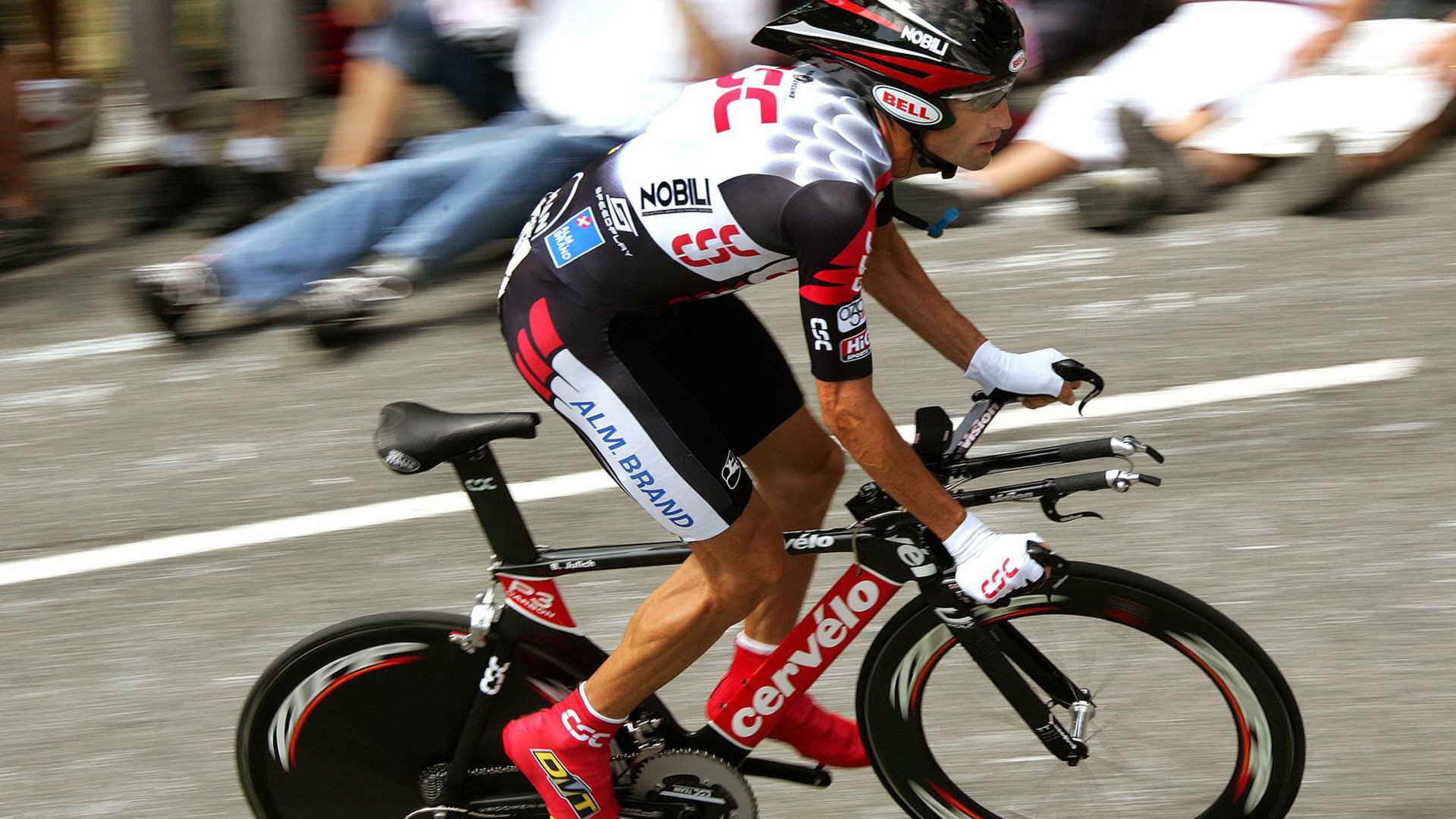 克莱·汤普森化身终极胜负手，上海队连续得分狂潮压制雷霆