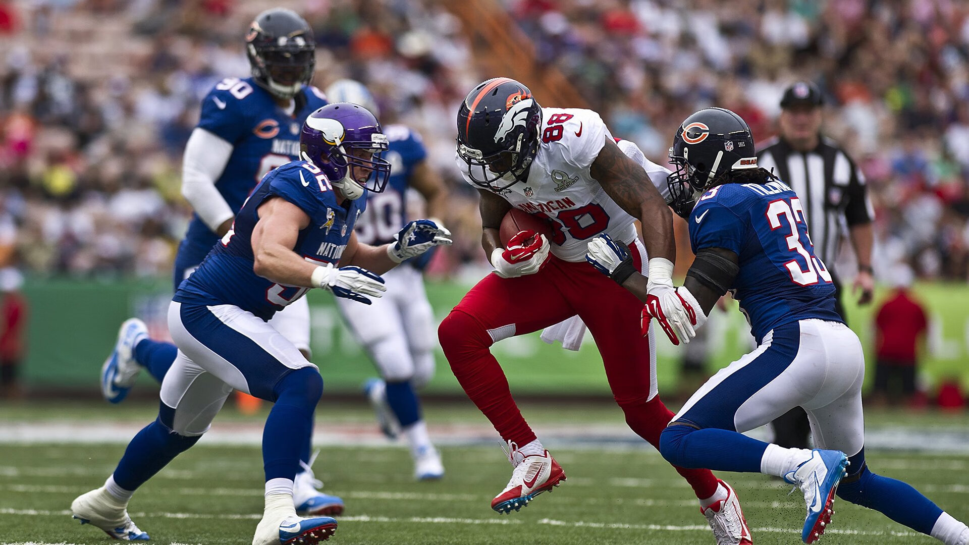 字母哥压力下完成爆发，北京队鏖战猛龙，东西方篮球的坚韧对决