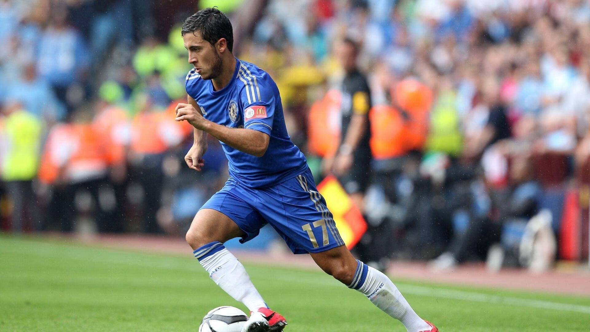 广东队拿下骑士，爱德华兹状态火热，篮球世界里的唯一对决